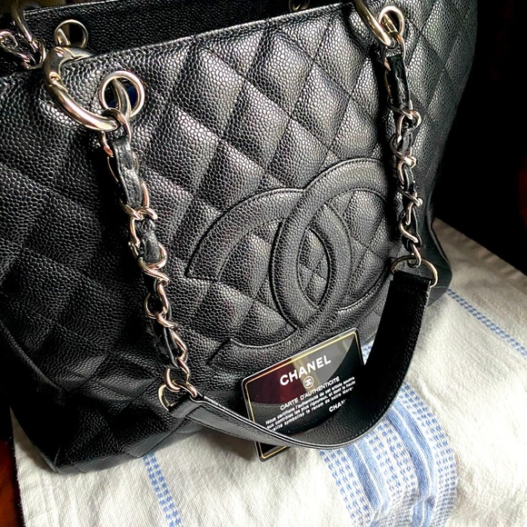 CHANEL Quilted bag - Picture 15 of 16